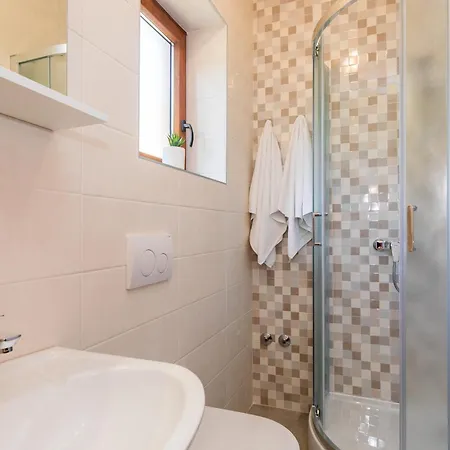 Pina Apartment