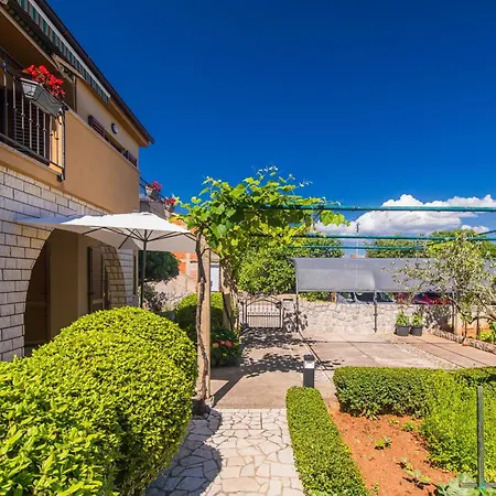 Pina Apartment Krk Town