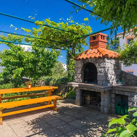 Apartment Pina Krk Town