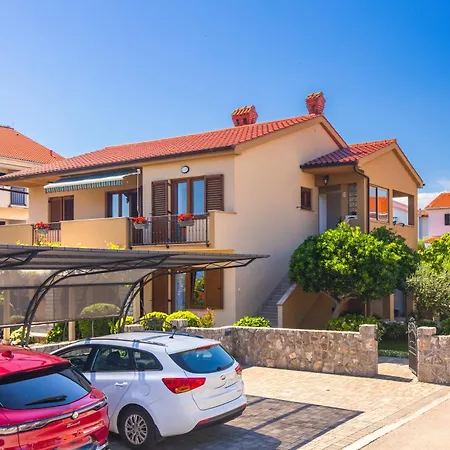 Pina Apartmán *